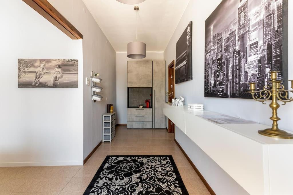 Апартаменты “Casa Moderna Con Parcheggio Privato” Имола Экстерьер фото