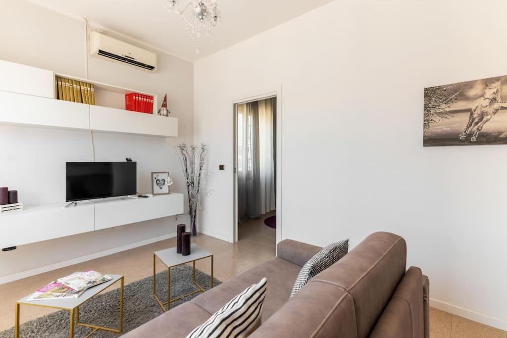Апартаменты “Casa Moderna Con Parcheggio Privato” Имола Экстерьер фото